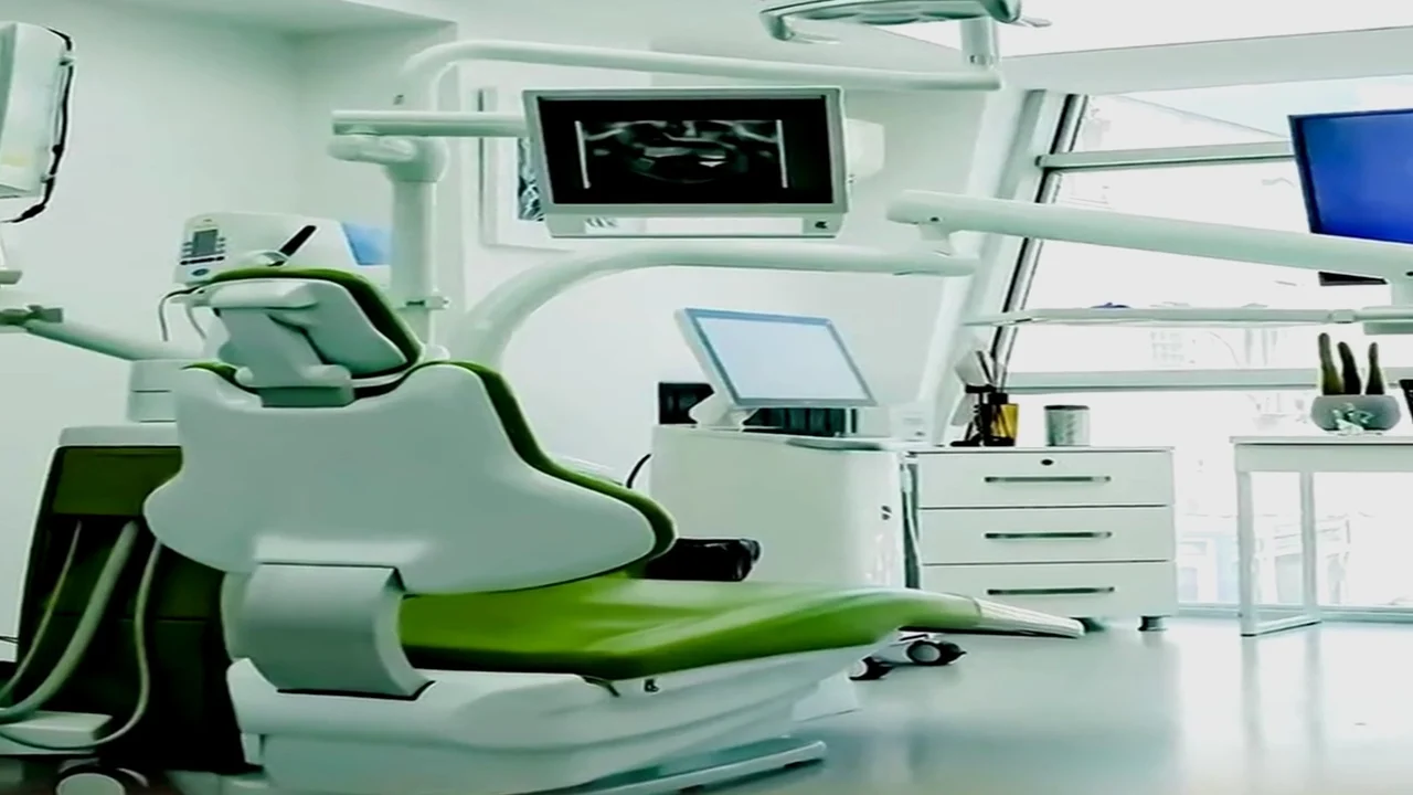 Carl Zeiss dental operasyon mikroskobu altında klinik çalışma ve dijital CAD/CAM seramik restorasyon uyumu
